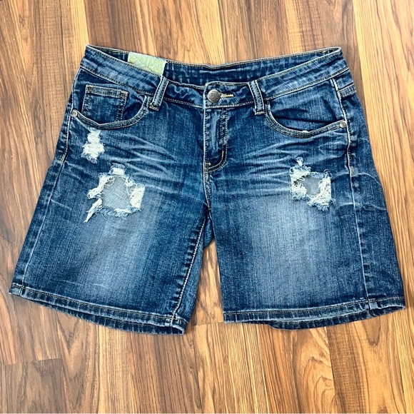 Machine Distressed Low Rise Denim Jean Shorts – Size 30 – Frayed Ripped Style - Picture 2 of 11